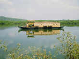 Save This List of Goa's Romantic Houseboats for an incredible experience
