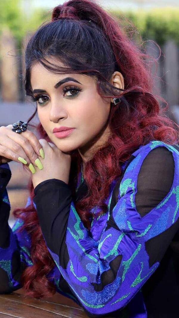 Miss Pooja Images