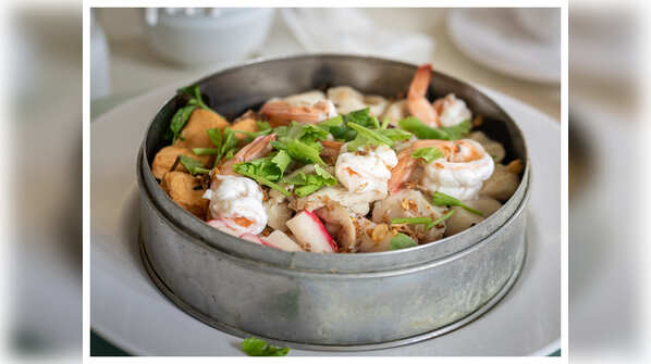Steaming vegetables