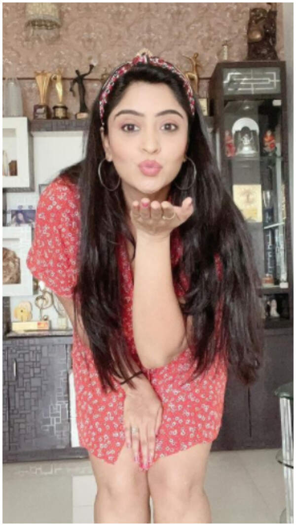 Shubhi Sharma Images