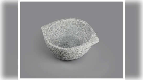 How to maintain soapstone cookware