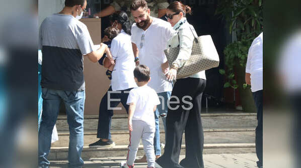 Taimur Ali Khan ecstatic at the airport