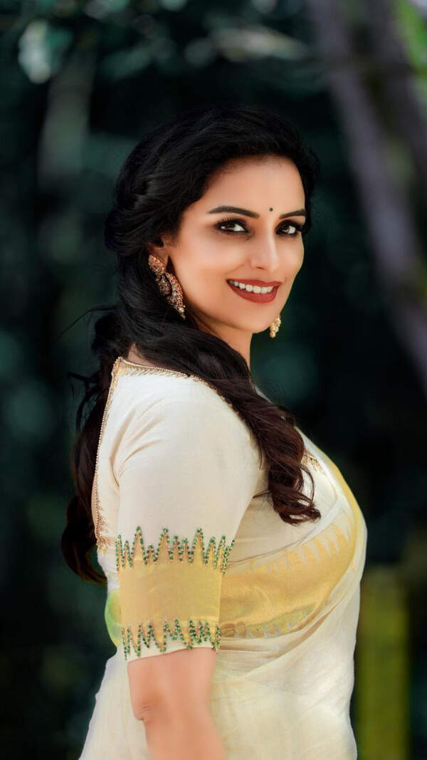 Shwetha Menon Photos