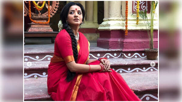 Bharatnatyam teacher look