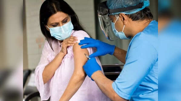 Does having no vaccine side effect indicate lower protection against COVID-19?