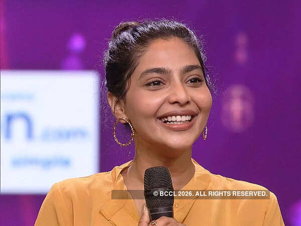Aishwarya Lekshmi Wallpapers