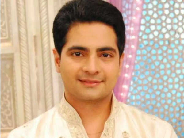 Karan Mehra Photos