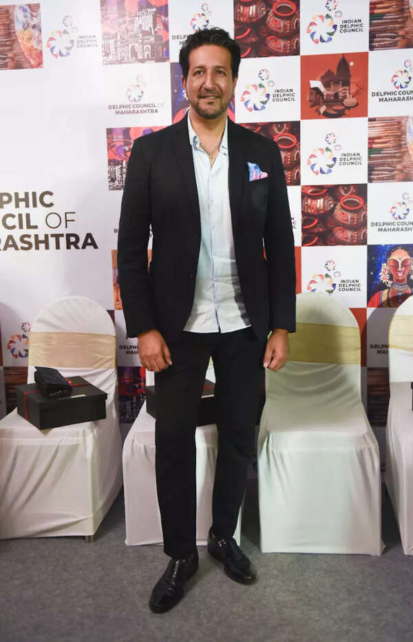 Sulaiman Merchant Stills