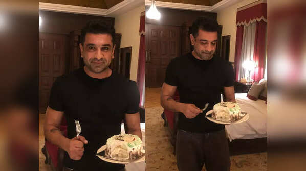 Cutting the cake