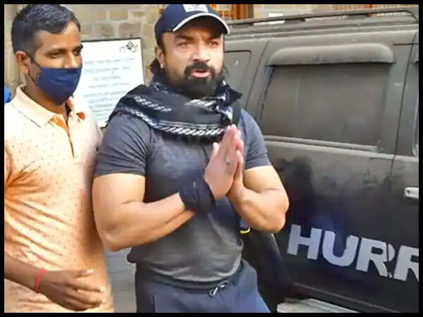 Ajaz Khan Images