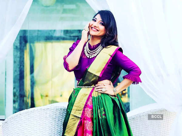 Suganya Images