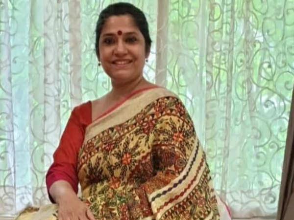Renuka Shahane Images