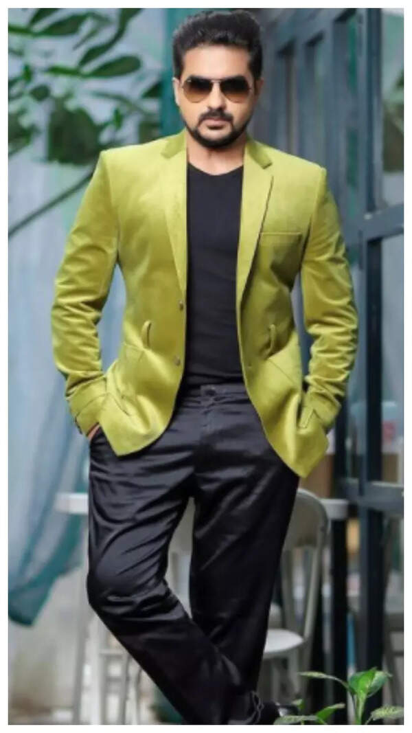 Pushkar Jog Pictures