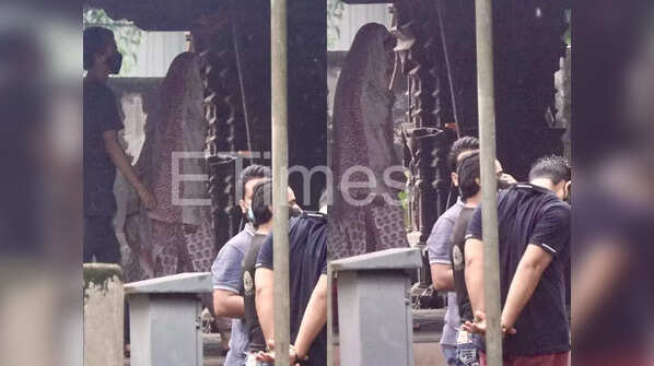 Shehnaaz paying her respects
