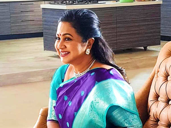 Radikaa Sarathkumar Photos