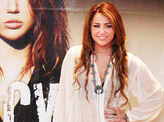 Miley Cyrus promotes her new album