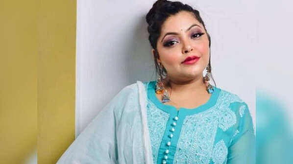 Divya Bhatnagar (34)