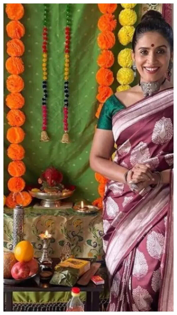Sonali Kulkarni Wallpapers