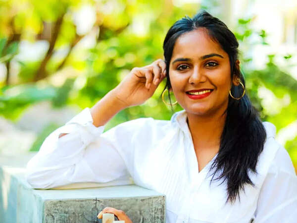Lakshmi Priyaa Chandramouli Photos