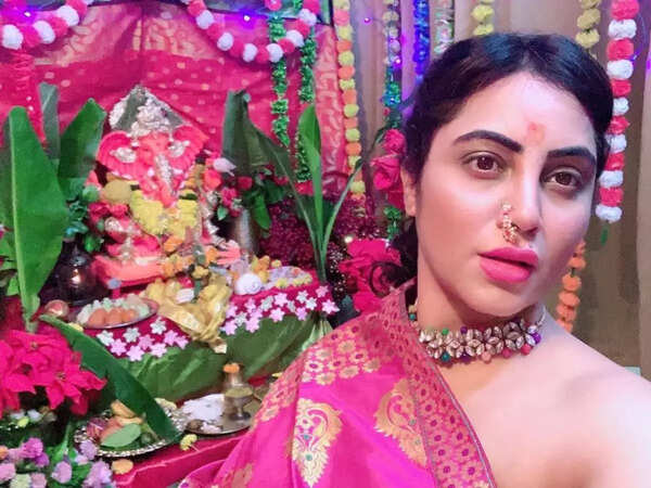 Arshi Khan Photos
