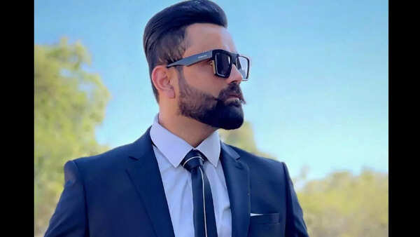 Amrit Maan Photos