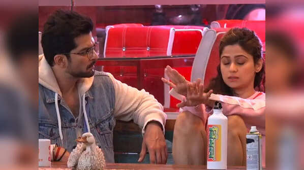 Fights with Raqesh
