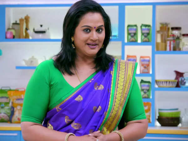 Surekha Kudachi Images