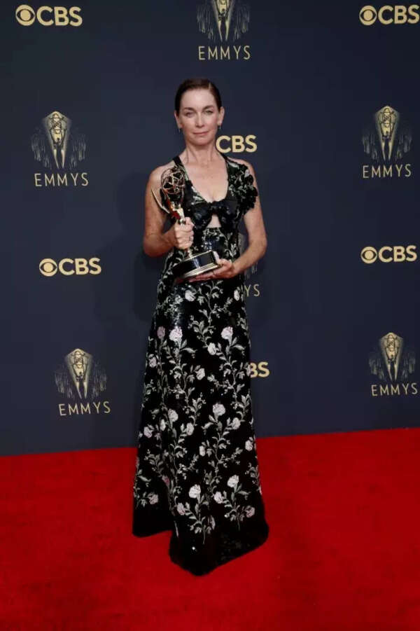 Julianne Nicholson Photos