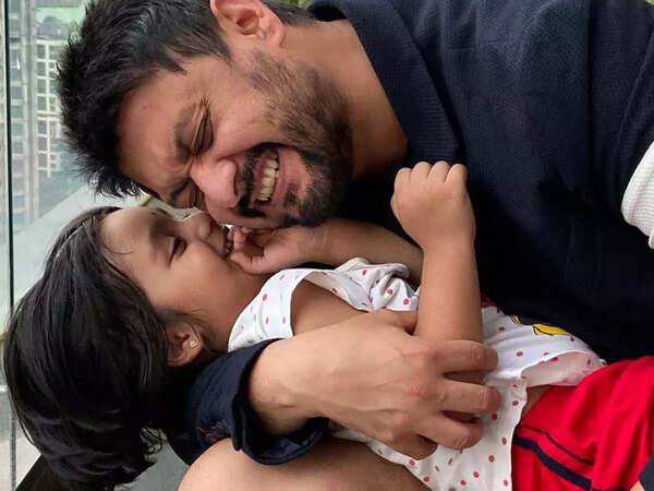 Swwapnil Joshi Images