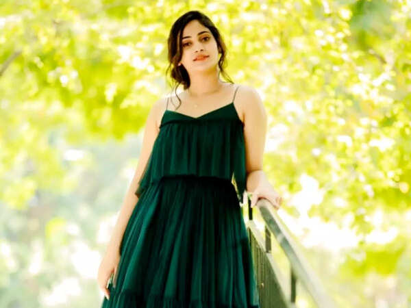 Losliya Mariyanesan Photos