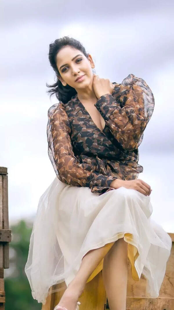 Pavani Wallpapers