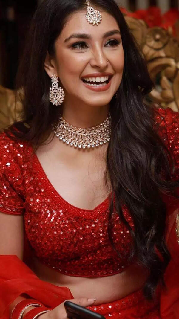 Navneet Kaur Dhillon Stills