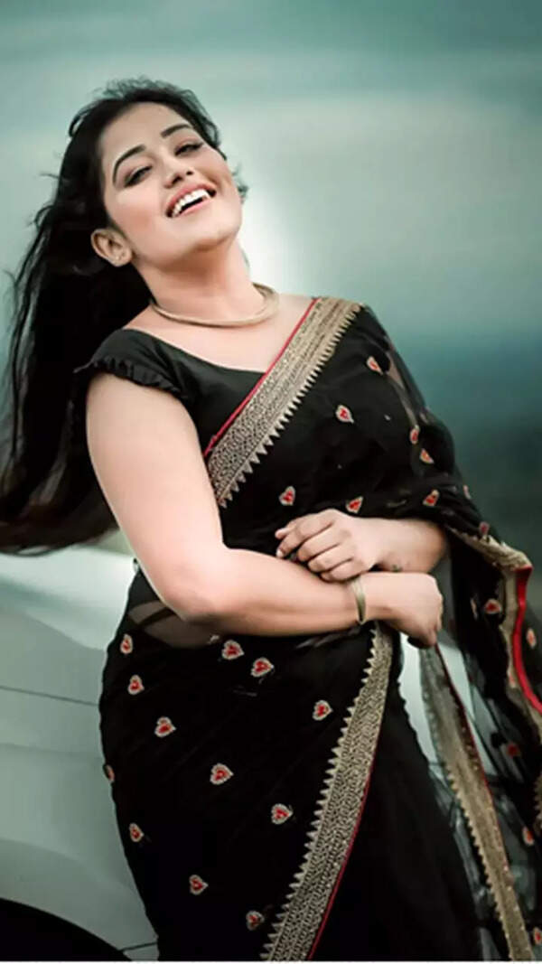 Anumol Photos