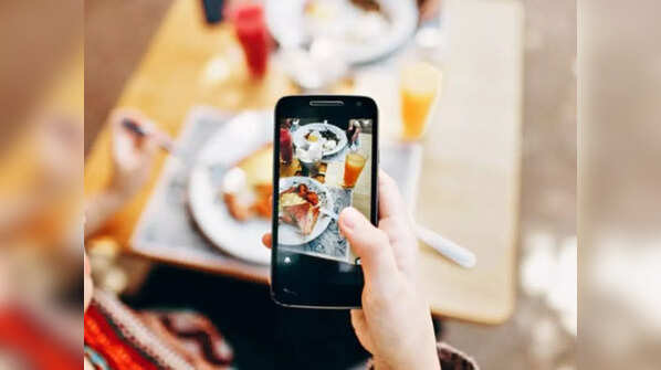 Social media addiction red flags