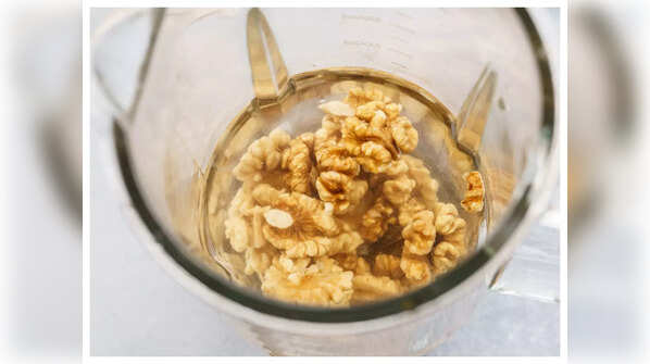 Soaked walnuts and health benefits