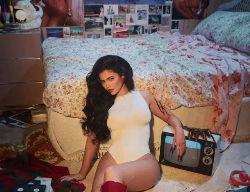Makeup and skincare mogul Kylie Jenner shakes up the internet with her glamorous photos