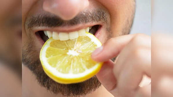 How to treat vitamin C deficiency?