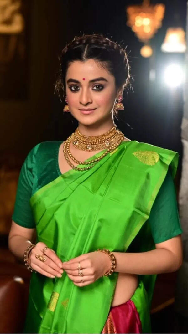 Darshana Banik Wallpapers