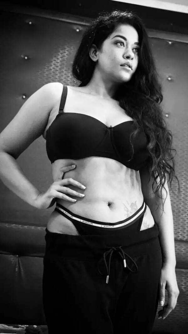 Mumaith Khan Images