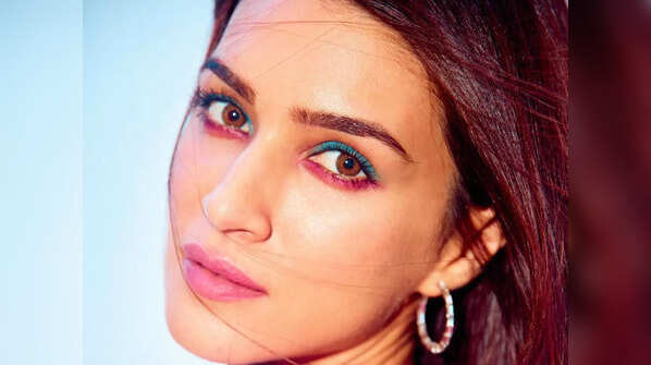 Bright eyes with pop of colours