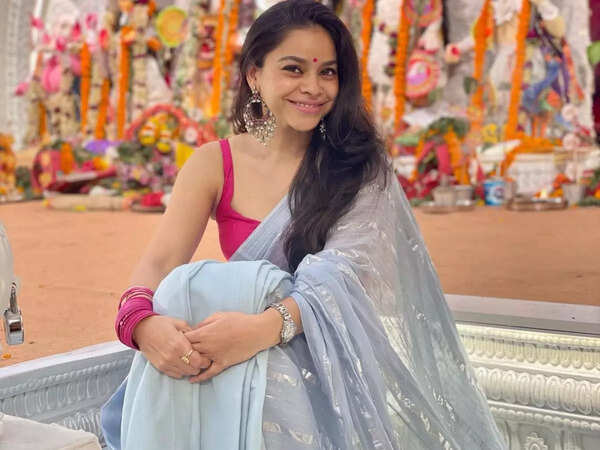 Sumona Chakravarti Pictures