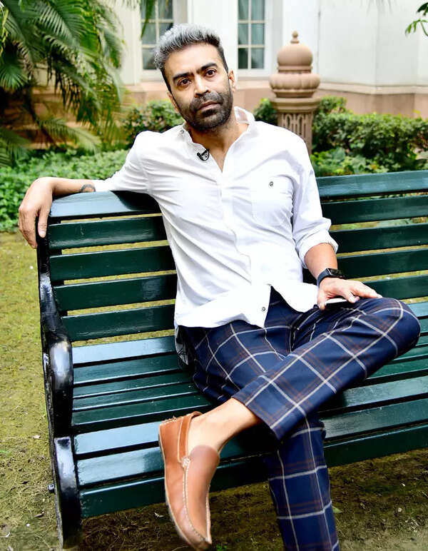 Ronnie Lahiri Pictures