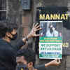Shah Rukh Khan's fan leaves message of support outside Mannat after Aryan Khan's custody gets extended till October 30