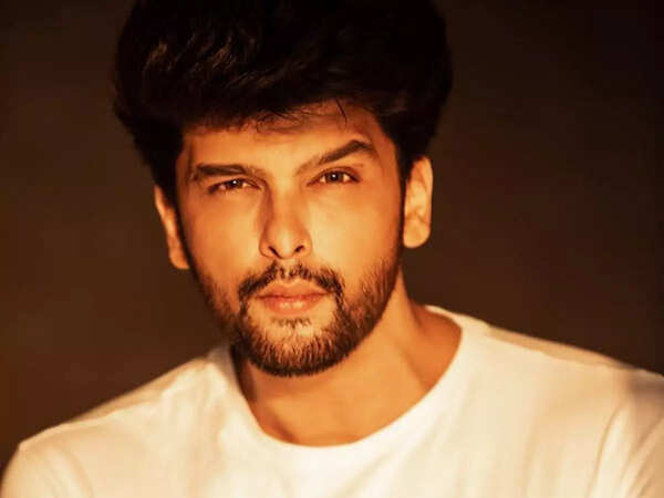 Kushal Tandon Images