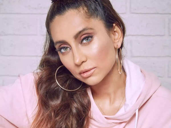 Anusha Dandekar Pictures
