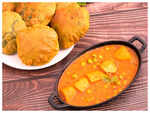 ​Aloo Sabzi with Bedmi Puri