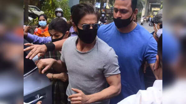 Blackmailing Shah Rukh Khan for Rs 25 crore