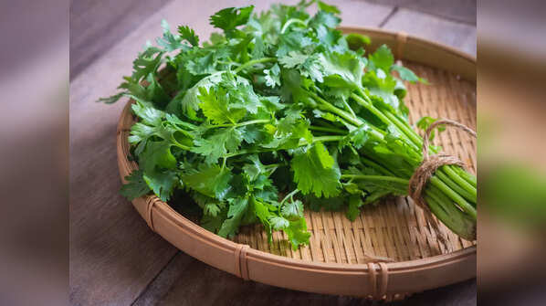 Dhaniya (coriander) can improve your heart health, vision and more