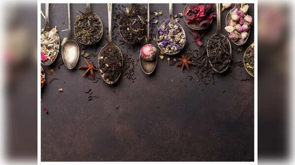 How to detect tea leaves adulteration?