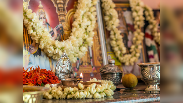 Bring a religious element to your prayer room